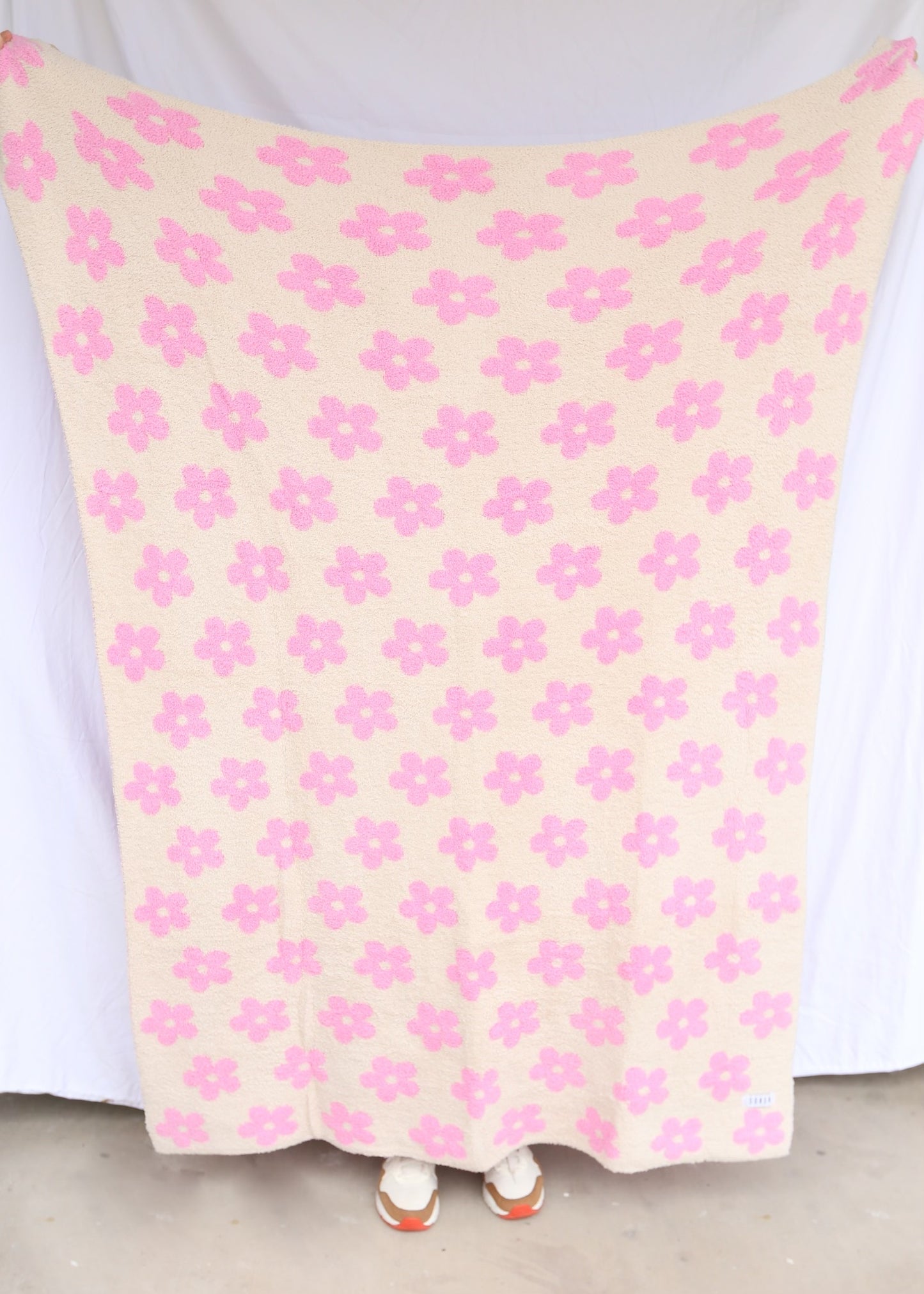 Pink and Cream Daisy Blanket